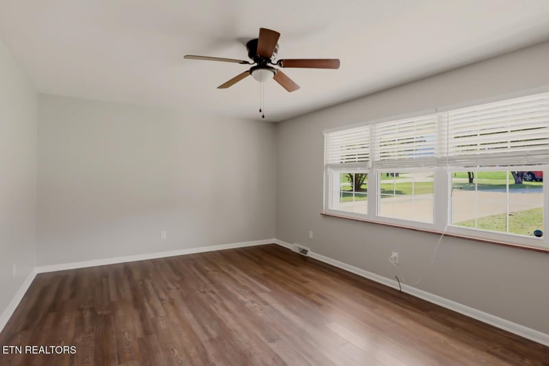 1214 Michaels Ln, Knoxville, TN 37912