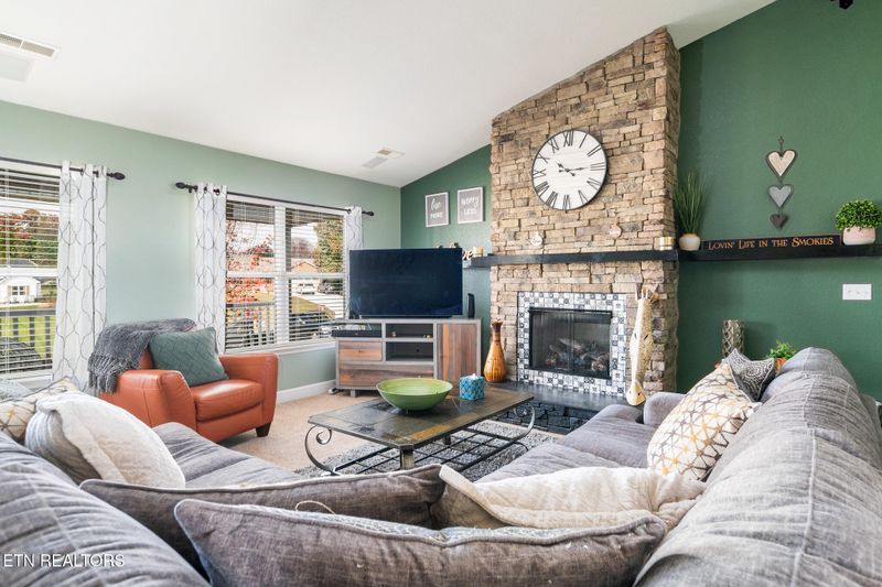 1214 Rachel St, Sevierville, TN 37876