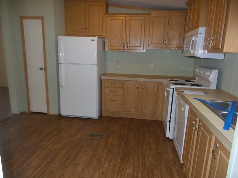 1215 8th St, Etowah, TN 37331