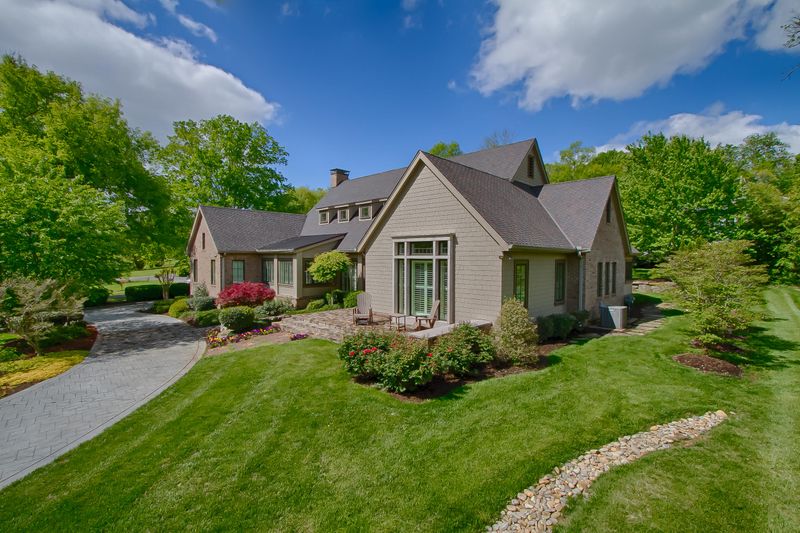 1215 Cherokee Blvd, Knoxville, TN 37919