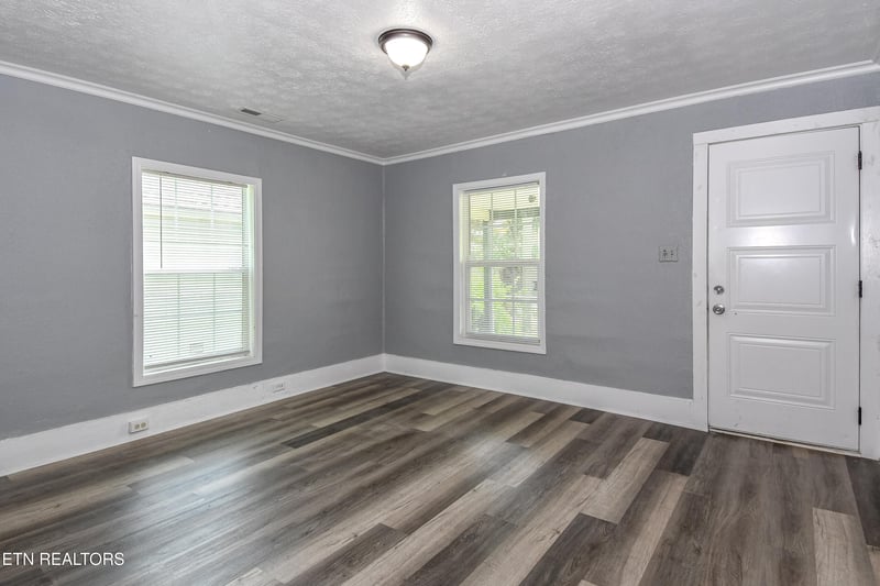 1215 Delaware Ave, Knoxville, TN 37921