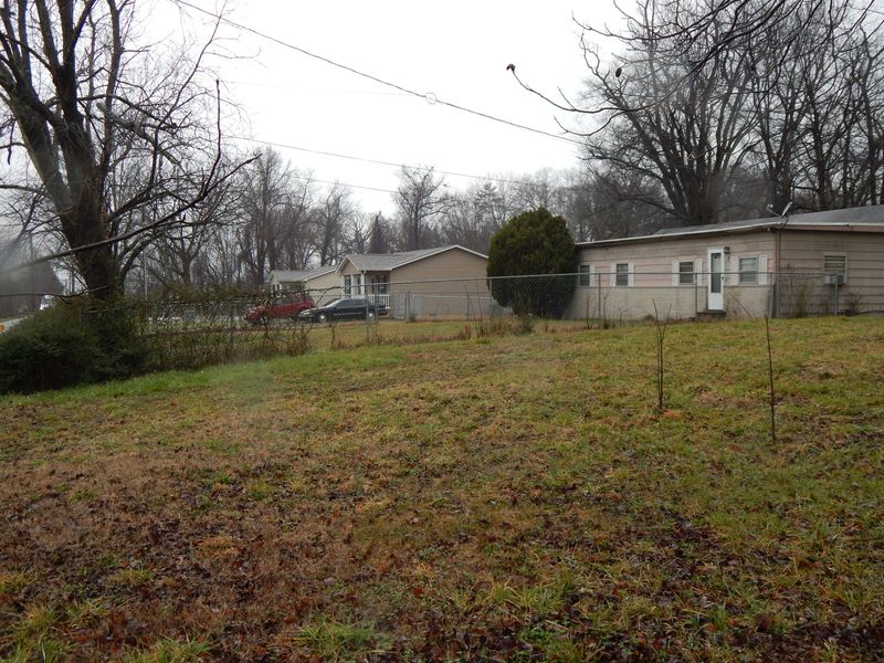 1215 E Harper Ave, Maryville, TN 37804
