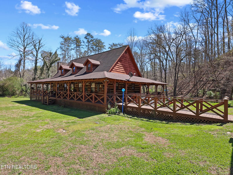 1215 Old Piney Rd, Maryville, TN 37803