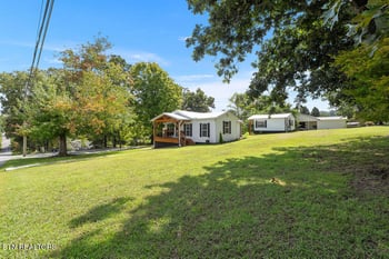 1215 Pine Top St, Lenoir City, TN 37772