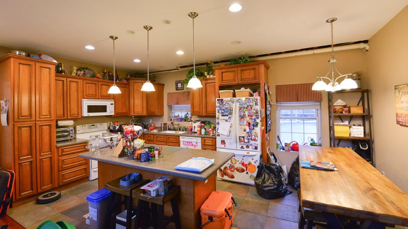 1215 River Bend Dr, Kingston, TN 37763