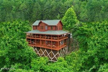 1215 Ski View Dr, Gatlinburg, TN 37738