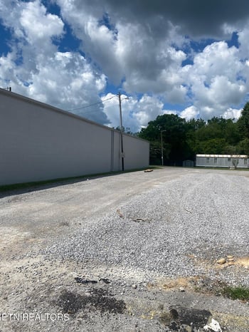 1215 W Avenue Ave, Crossville, TN 38555