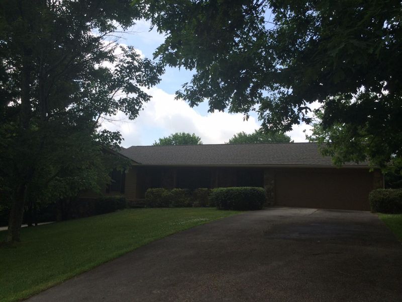 1215 W Wildwood Dr, Morristown, TN 37814