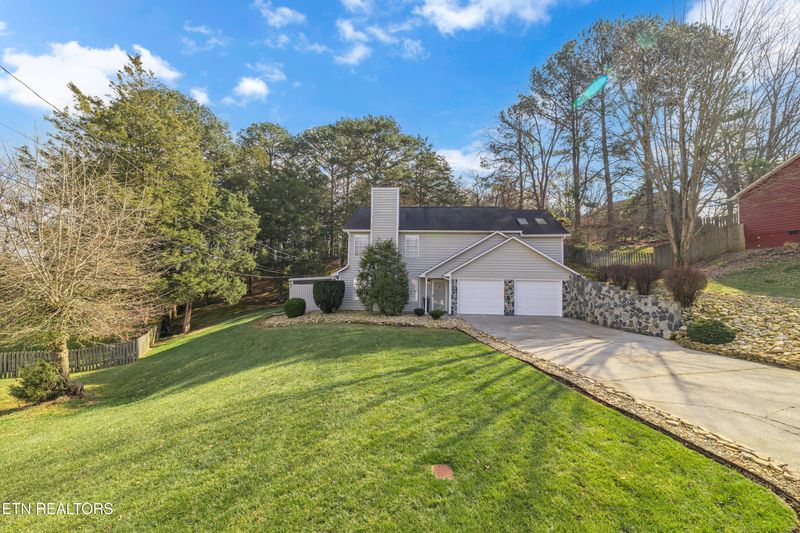 1216 Durham Rd, Knoxville, TN 37931