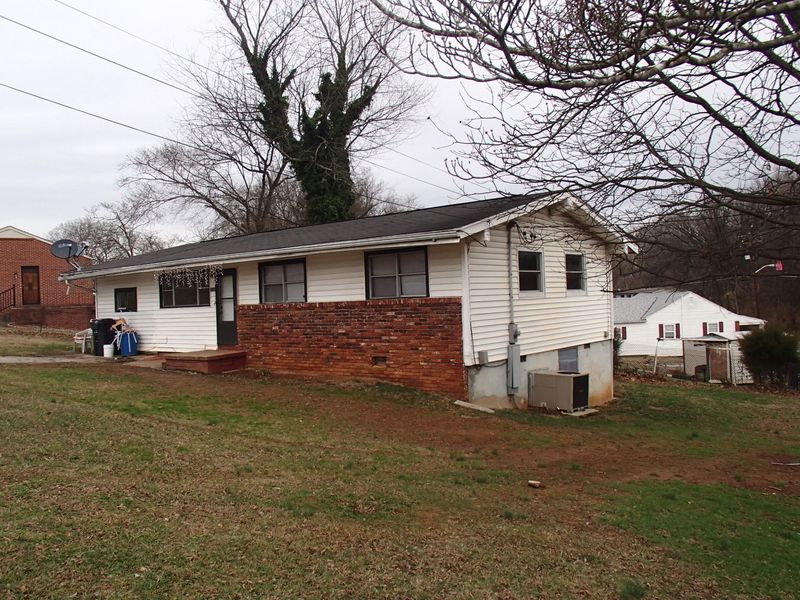1216 Holston Park Rd, Knoxville, TN 37914