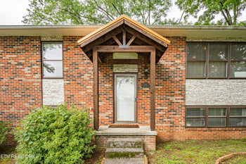 1217 April Dr, Knoxville, TN 37919