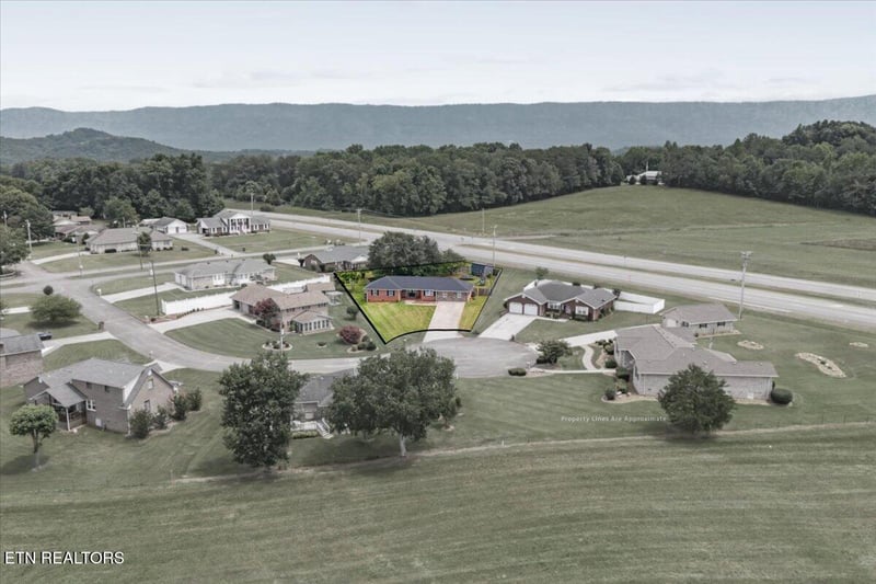 1217 Cedar Ln, Etowah, TN 37331