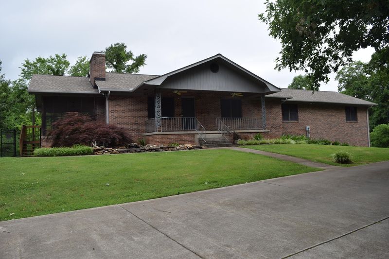 1217 E Hendron Chapel Rd, Knoxville, TN 37920