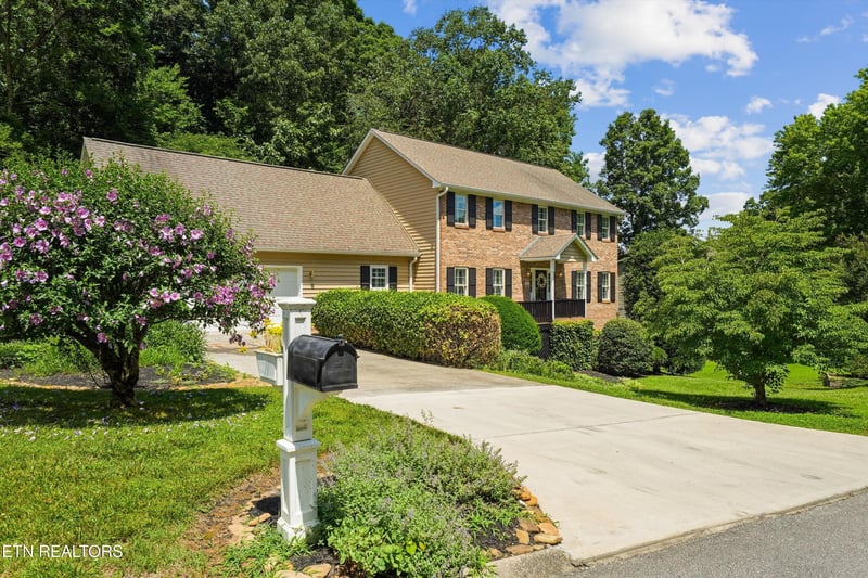 1217 Farrington Dr, Knoxville, TN 37923