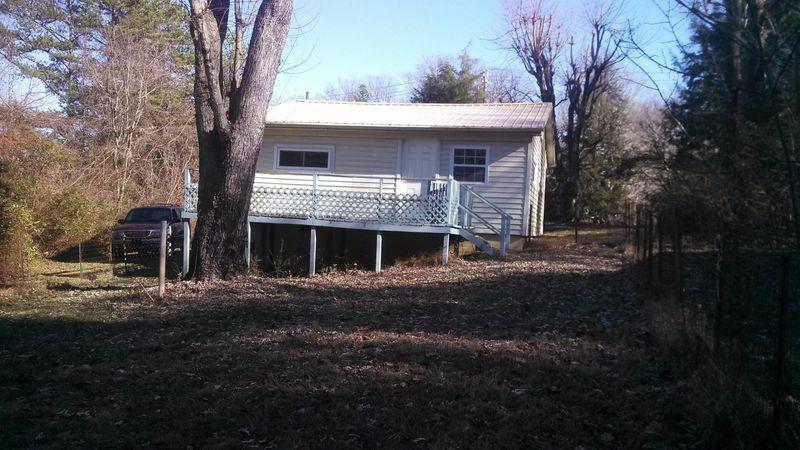 1217 NW Francis Rd, Knoxville, TN 37909