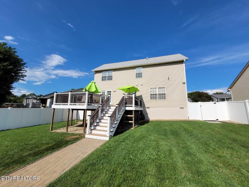 1217 Quiet Brook Ln, Knoxville, TN 37914