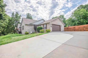 1217 Topside Rd, Louisville, TN 37777