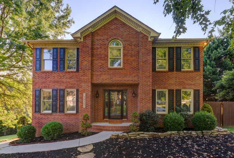 1217 Wilkinson Rd, Knoxville, TN 37923
