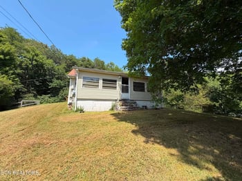 1218 Breazeale Rd, Lenoir City, TN 37771
