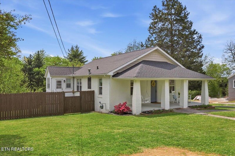 1218 Everett Ave, Maryville, TN 37804