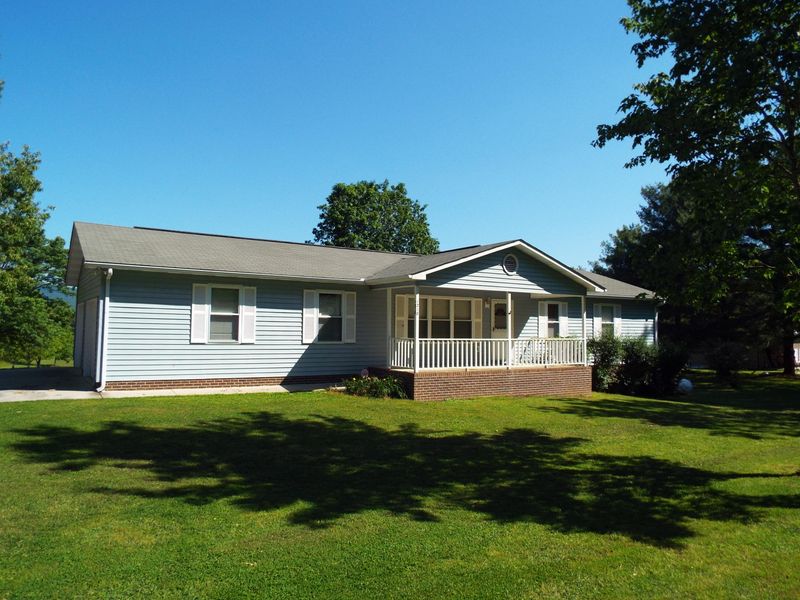 1218 Tuckaleechee Tr, Maryville, TN 37803