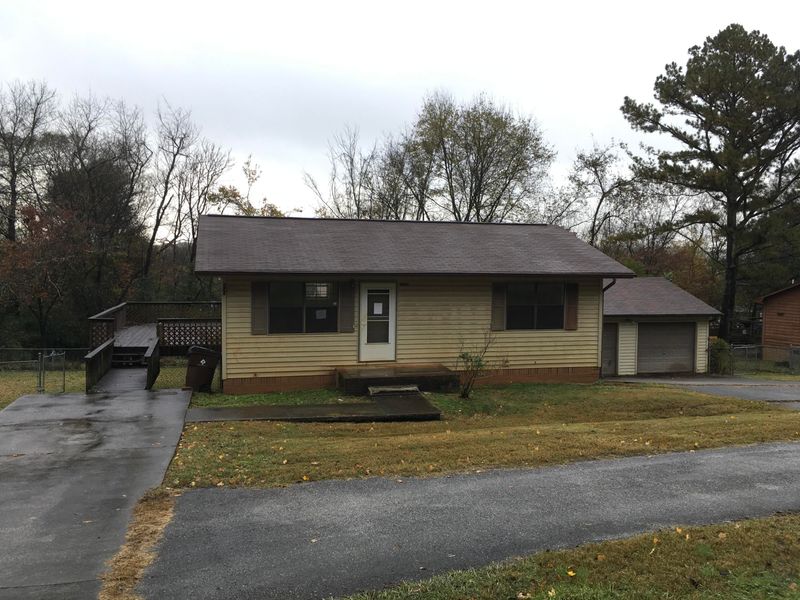 1219 Jackson Dr, Madisonville, TN 37354