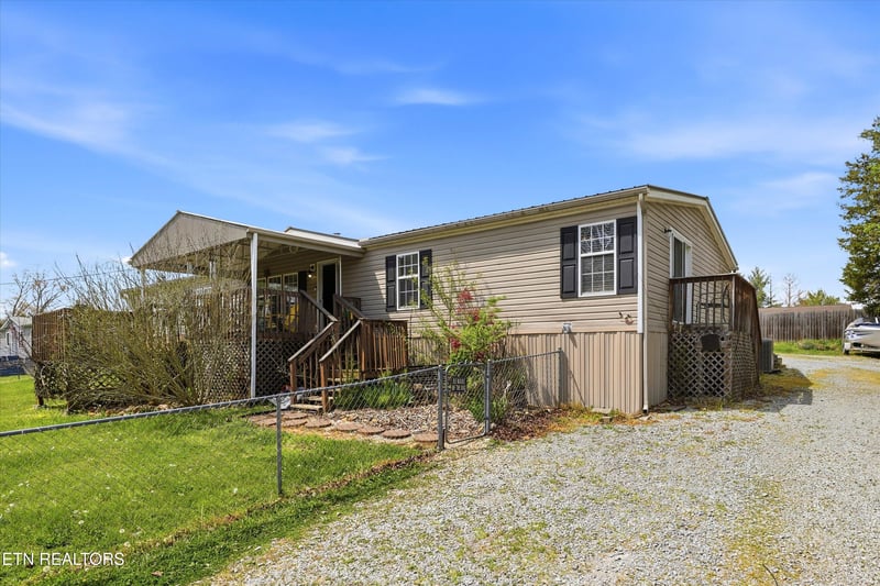 122 2nd St, Corryton, TN 37721