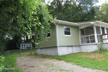 122 Atlanta Rd, Oak Ridge, TN 37830
