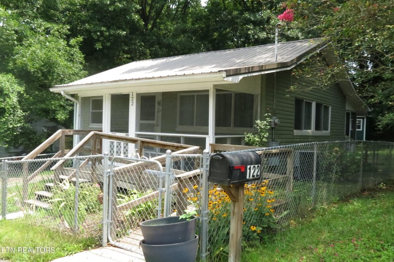 122 Atlanta Rd, Oak Ridge, TN 37830