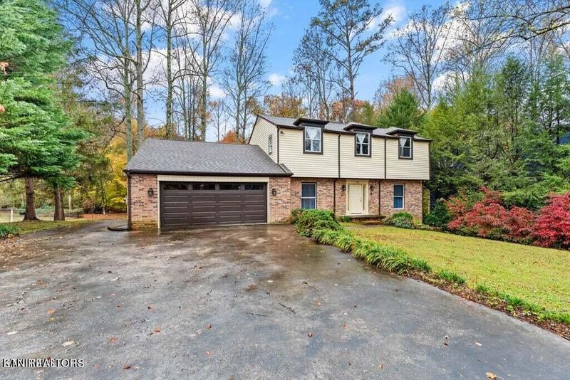 122 Baypath Dr, Oak Ridge, TN 37830