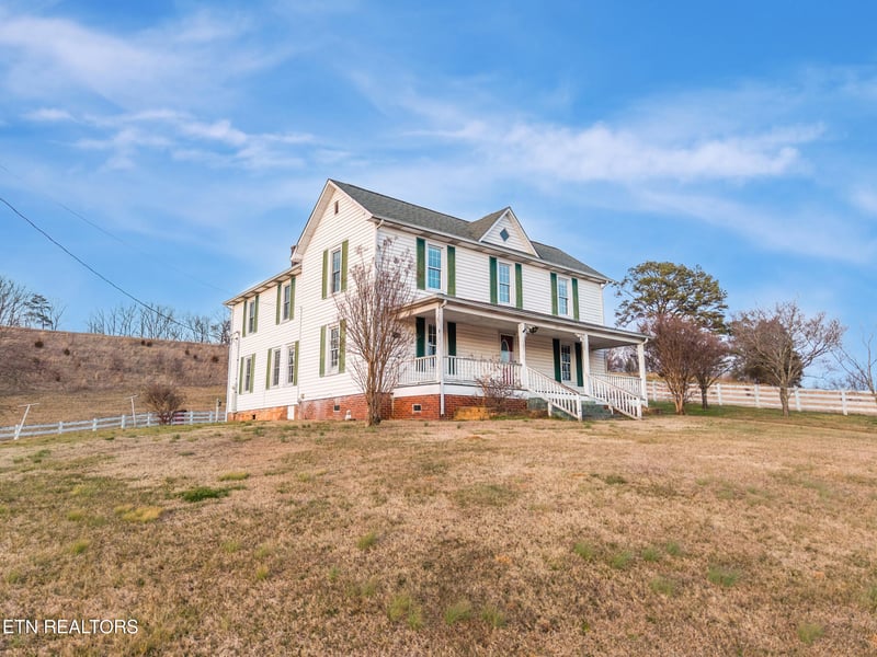 122 Binfield Rd, Maryville, TN 37801