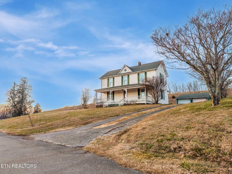 122 Binfield Rd, Maryville, TN 37801