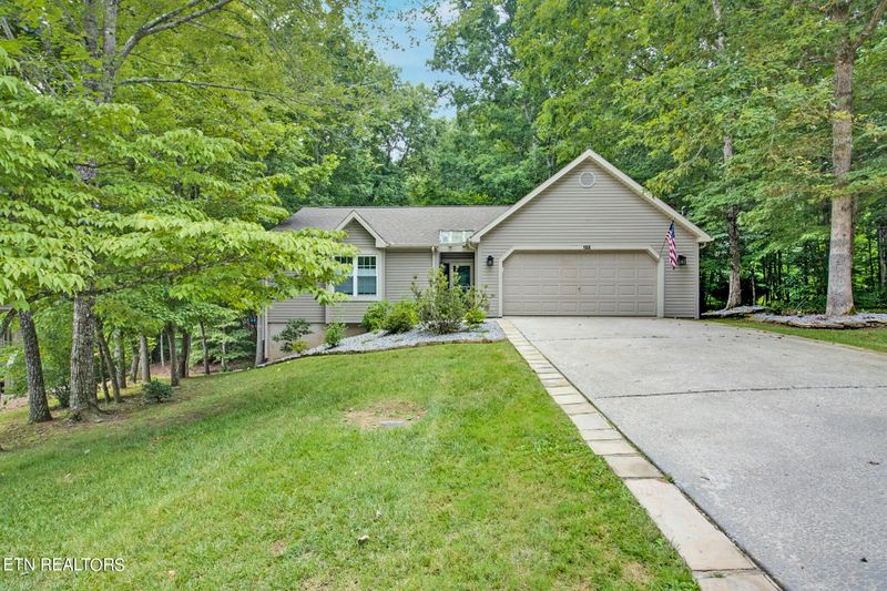 122 Burrough Ln, Crossville, TN 38558