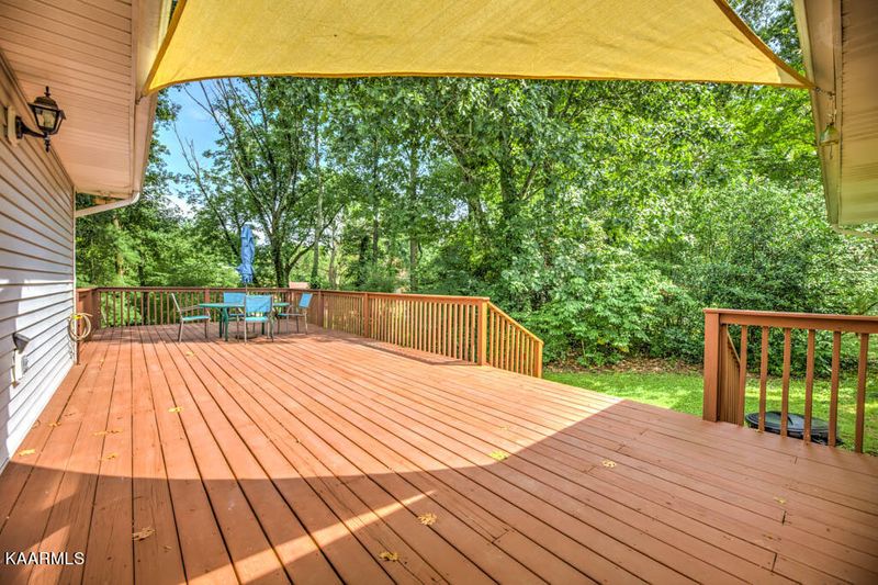 122 Culver Rd, Oak Ridge, TN 37830