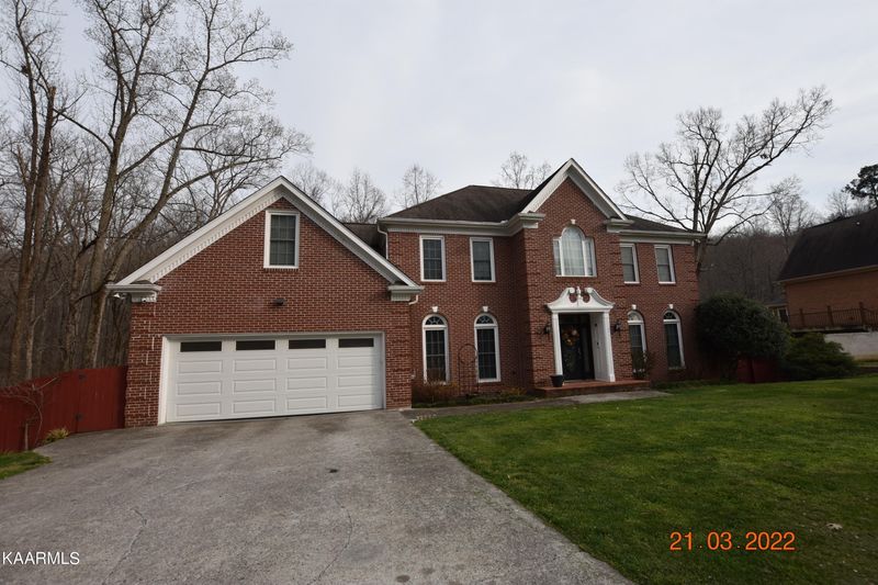 122 Dansworth Ln, Oak Ridge, TN 37830