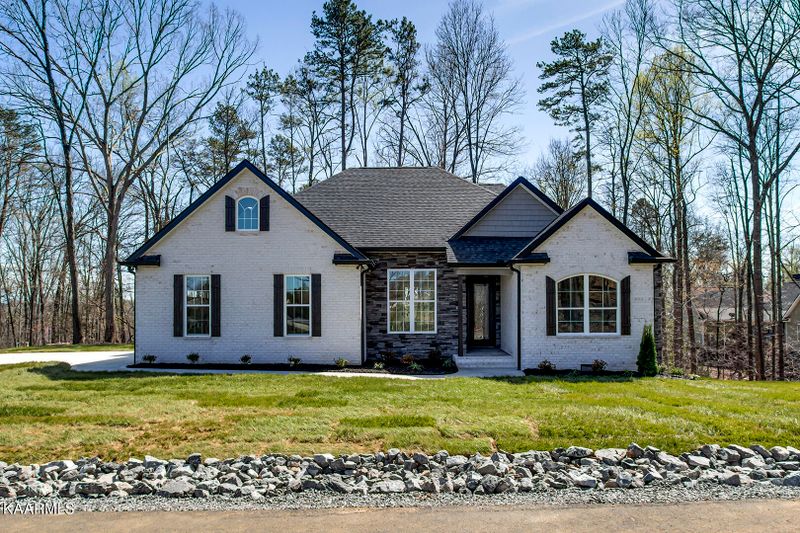 122 Doya Ln, Loudon, TN 37774