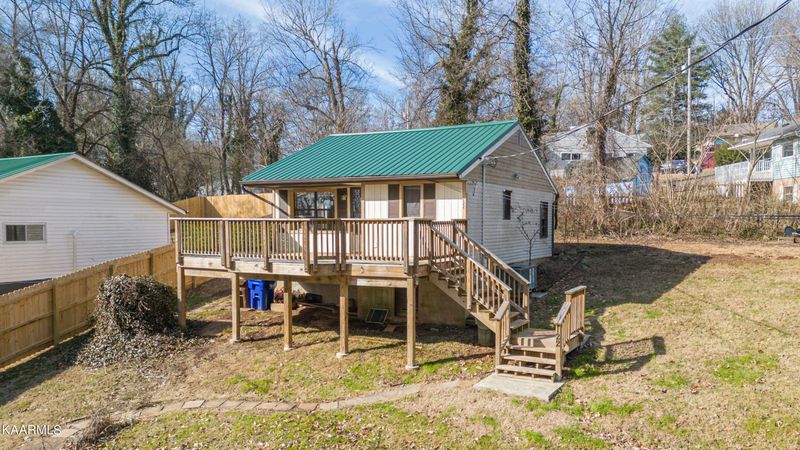 122 E Wadsworth Cir, Oak Ridge, TN 37830