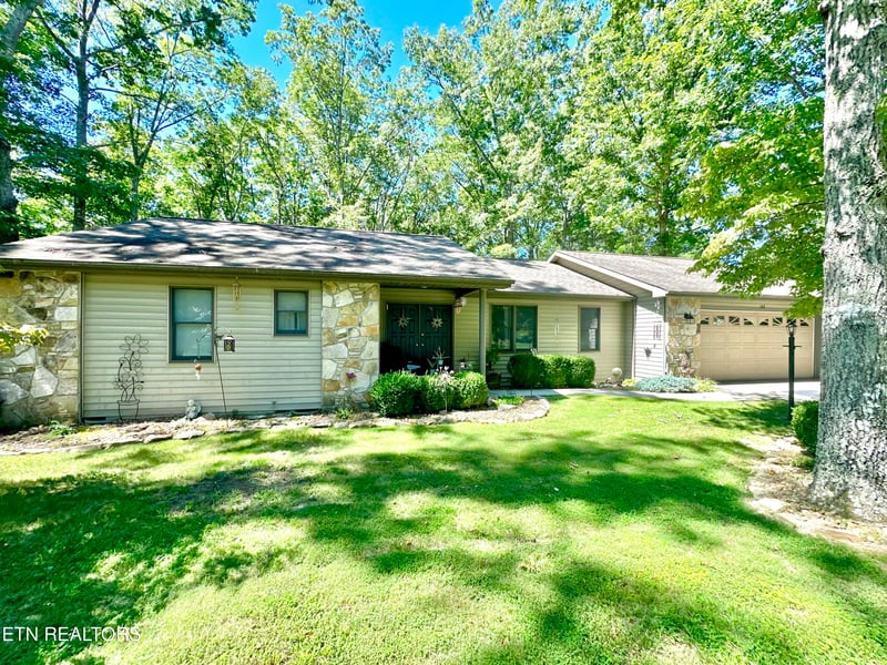 122 Glenwood Dr, Crossville, TN 38558