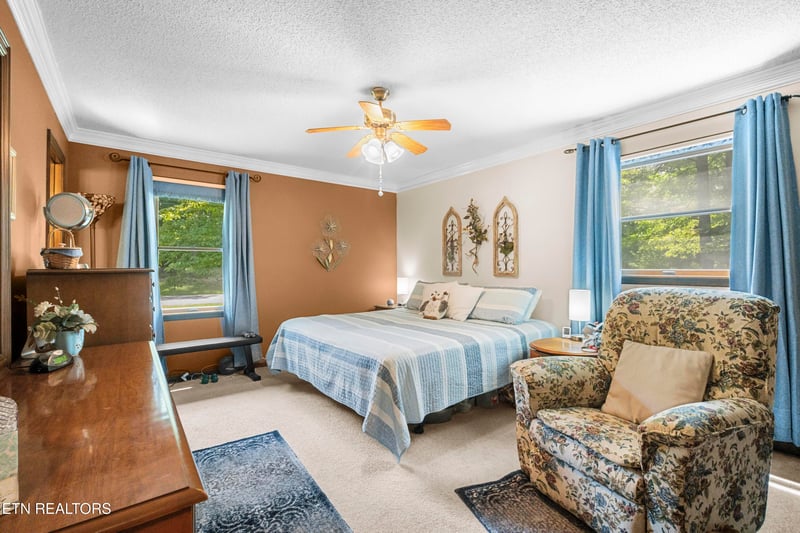122 Glenwood Dr, Crossville, TN 38558