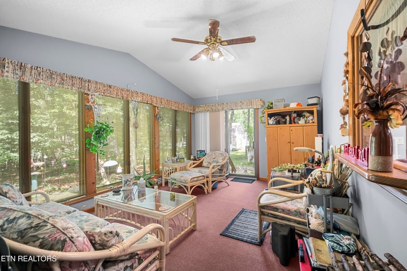 122 Glenwood Dr, Crossville, TN 38558