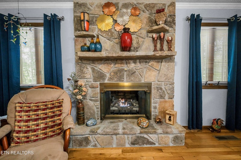 122 Glenwood Dr, Crossville, TN 38558