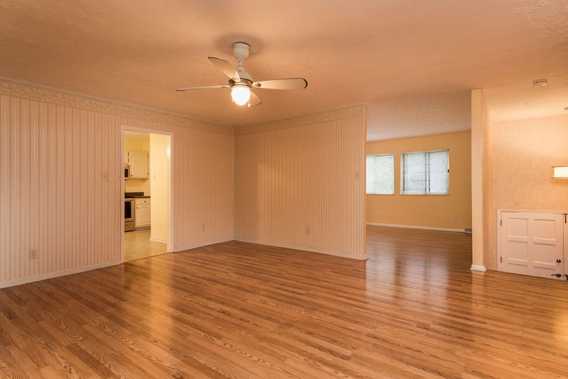 122 Greystone Dr, Oak Ridge, TN 37830
