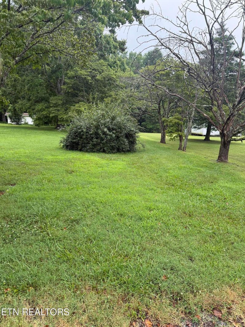 122 Hill Dr, Harriman, TN 37748