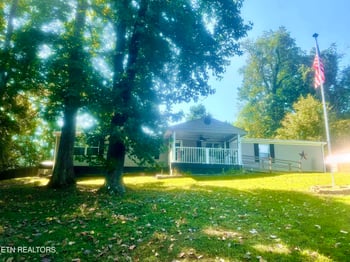 122 Holber Rd, Harriman, TN 37748