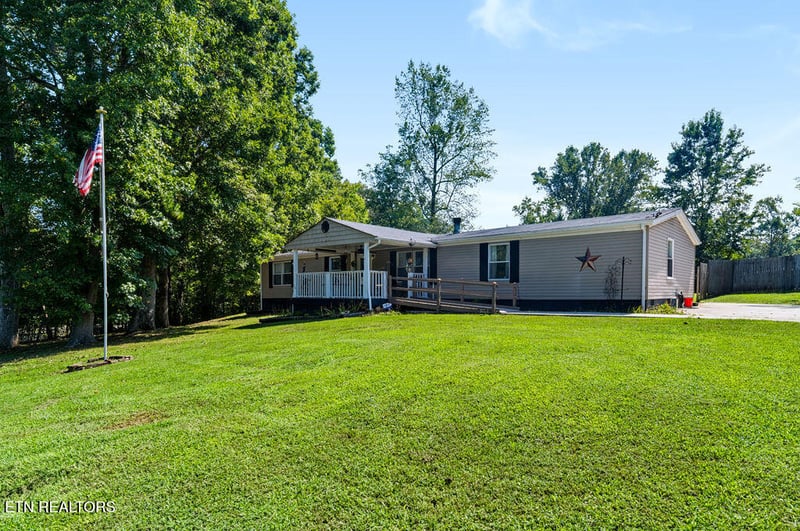 122 Holber Rd, Harriman, TN 37748