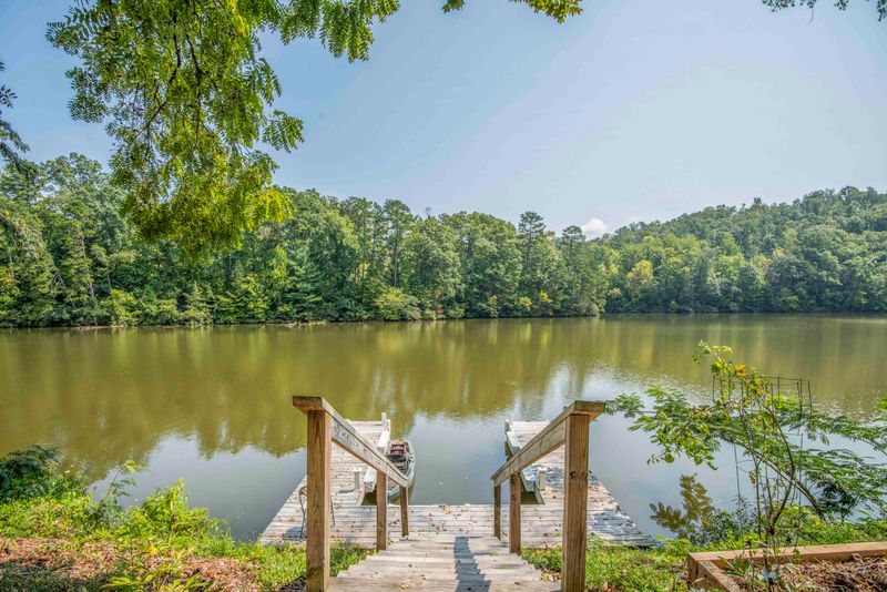 122 Lakeside Dr, Harriman, TN 37748