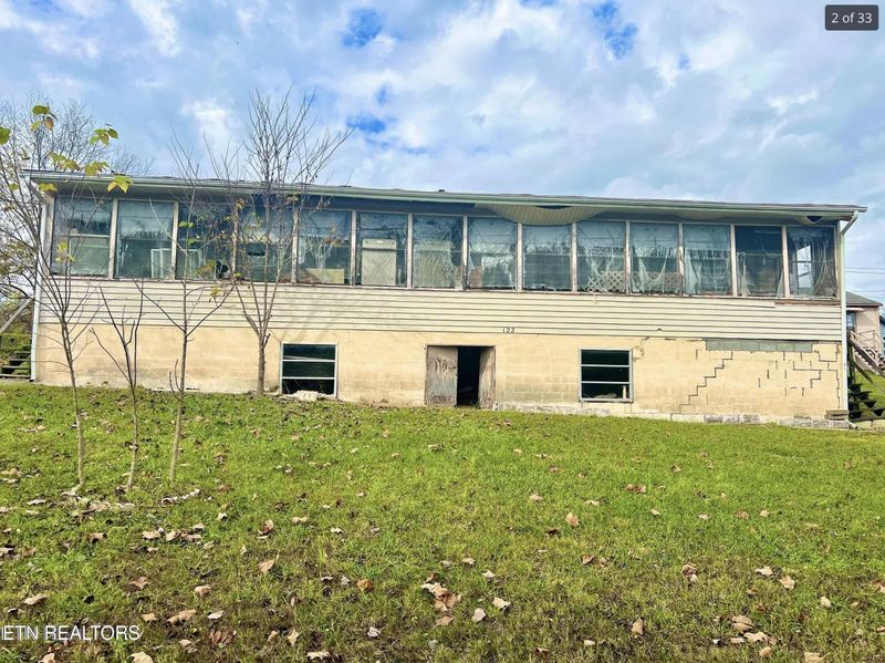122 Lancaster Rd, Oak Ridge, TN 37830