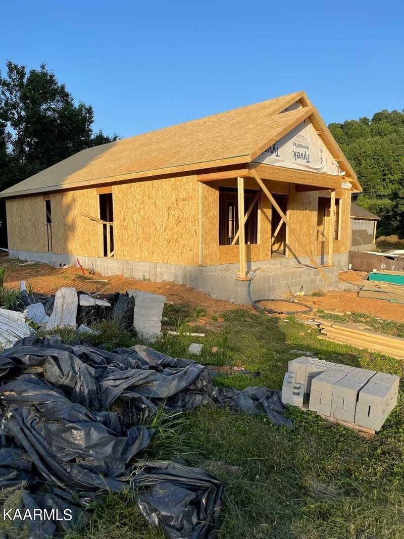 122 Morning Dr, Harriman, TN 37748