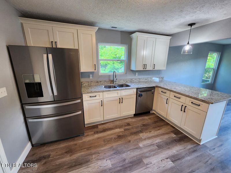 122 N Jefferson Cir, Oak Ridge, TN 37830