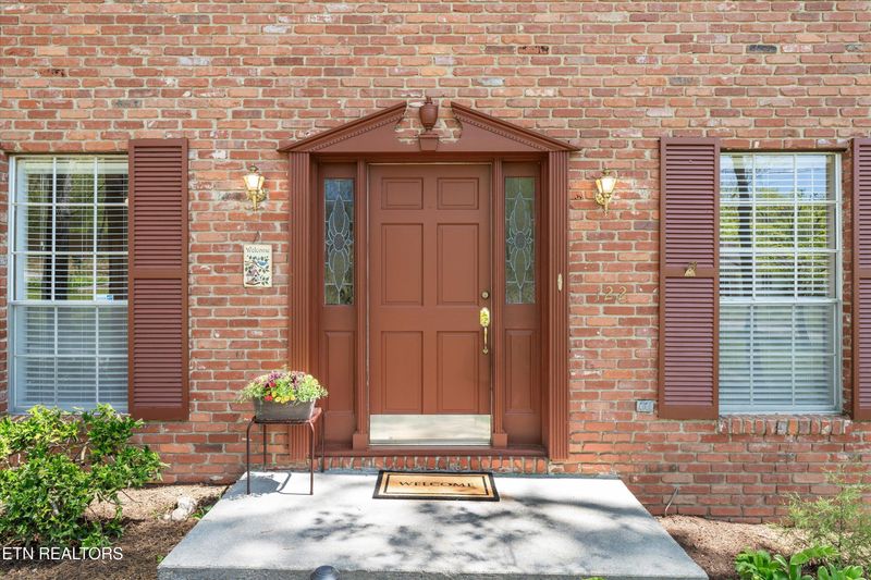 122 Newport Dr, Oak Ridge, TN 37830